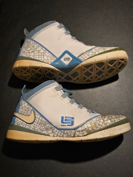 Nike LeBron Basketball Shoes Mens 9 White Light Blue Elite LJ Signature Used